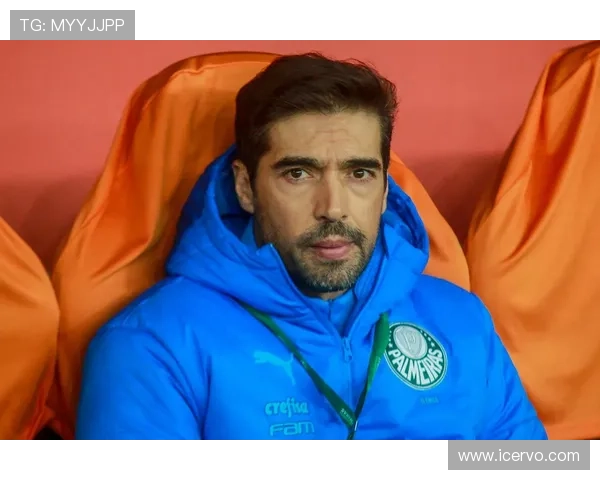 基多主帅坦言帕尔梅拉斯球场如同学校操场球队在对抗中遭遇全面压制